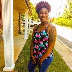 Meet your Posher, Tiya